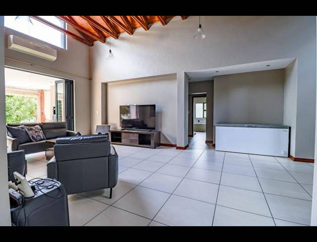 3 BEDROOM PROPERTY TO RENT IN COPPERLEAF ESTATE